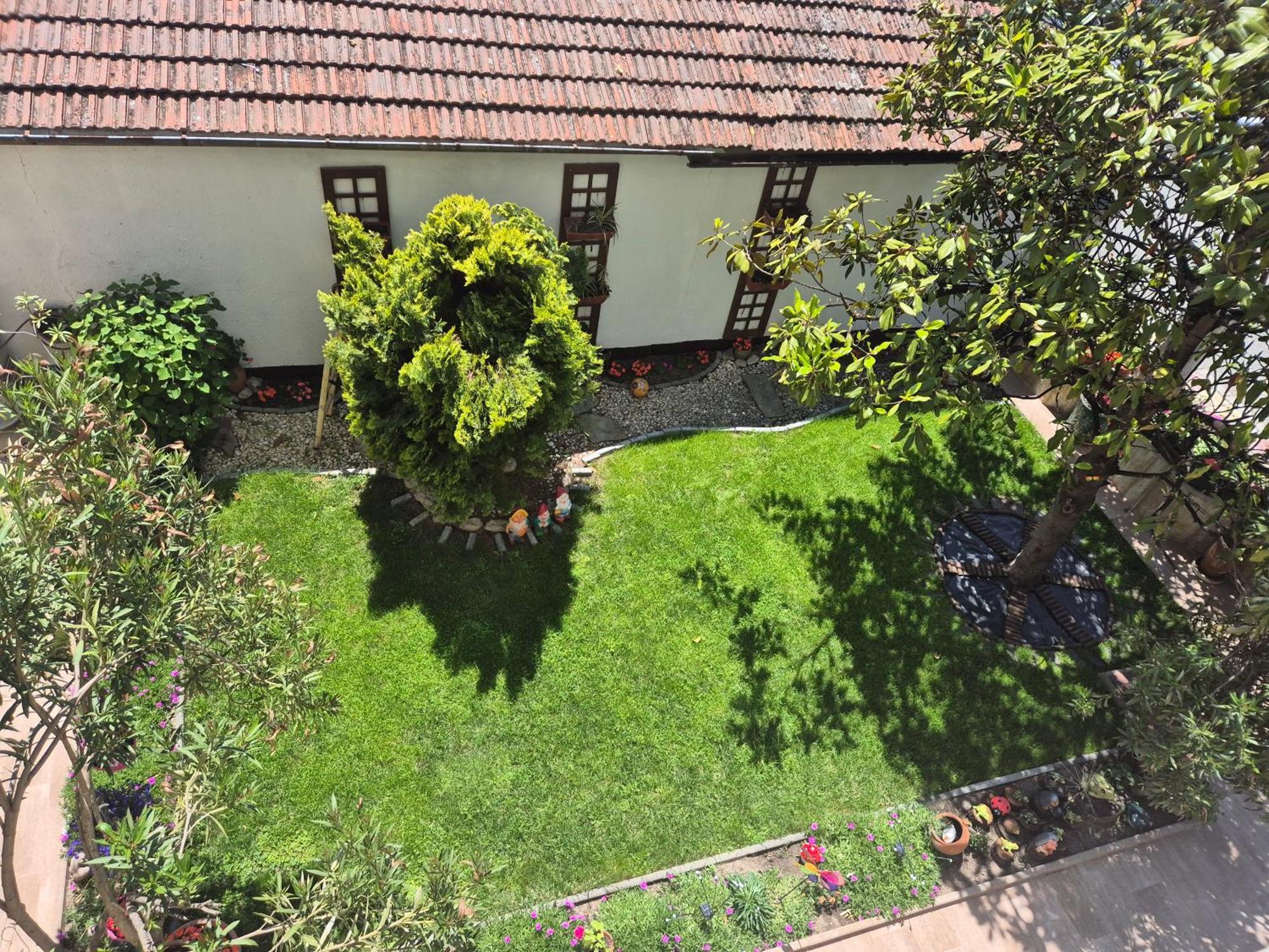 Vladimirov Guest House 프리모르스코 외부 사진